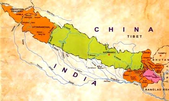 सन्धिअघि नेपालको भूभाग कहाँसम्म फैलिएको थियो र सन्धिपछि सिमाना मेचीदेखि महाकालीबिच कसरी खुम्चियो भन्ने यही नक्साले देखाउँछ।