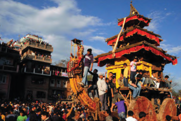 Biska Jatra: a crowd surrounds the huge wooden chariot in Bhaktapur.