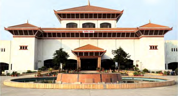 काठमाडौंमा रहेको सङ्घीय संसद् भवन, जहाँ प्रतिनिधि सभा र राष्ट्रिय सभाका बैठक बस्छन् र देशका कानुन बन्छन्।